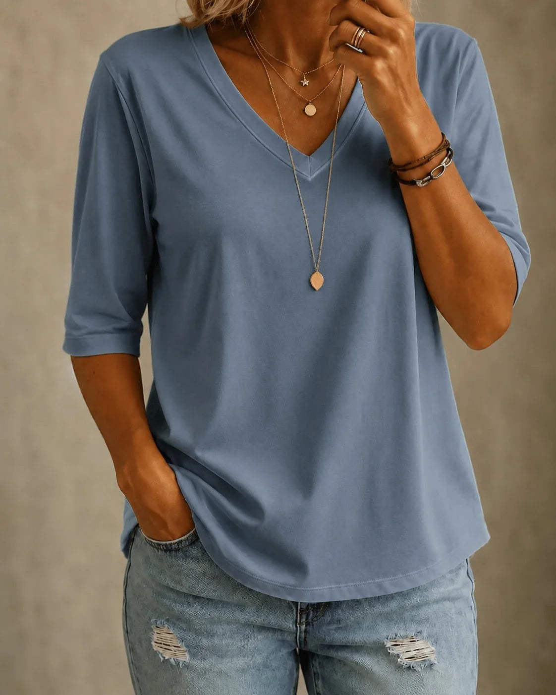 Classic | V-Neck Tee