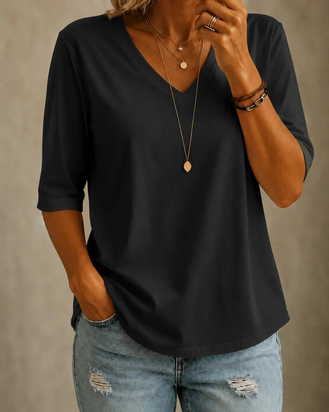 Classic | V-Neck Tee